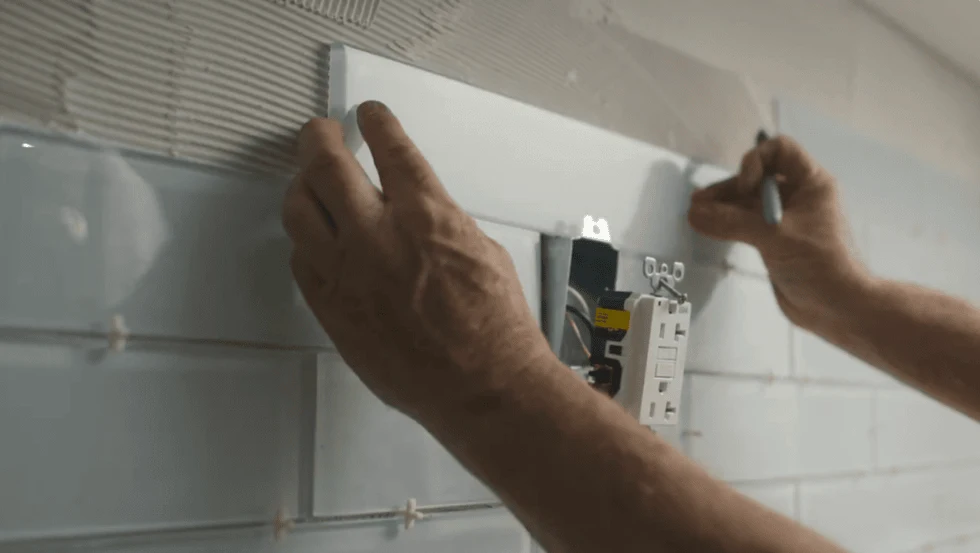 Kitchen Tile Backsplash Installation​